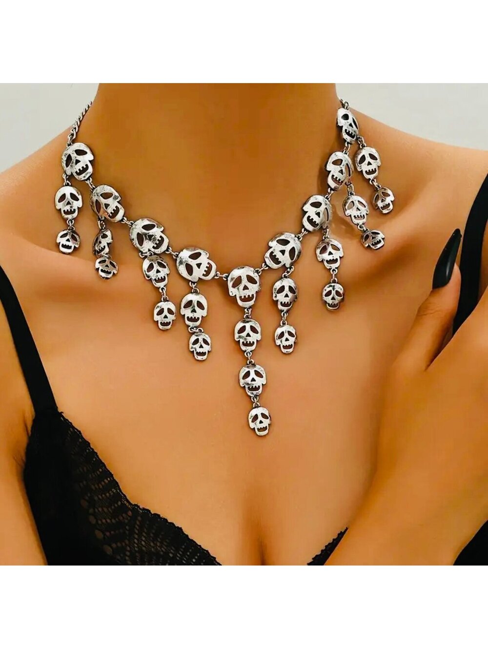 New - Chic - Retro Style Creative Skull Head Tassel Design Fashion Necklace